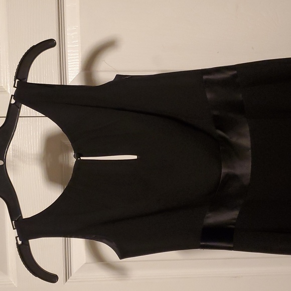 NWOT Ann Taylor Front Key Hole Square Neck Back Women's Black Dress - Size 0 - Picture 2 of 12